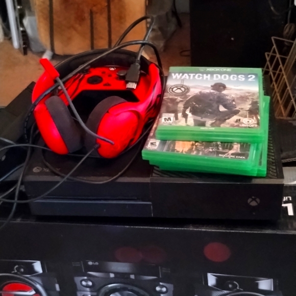 Xbox one game system black